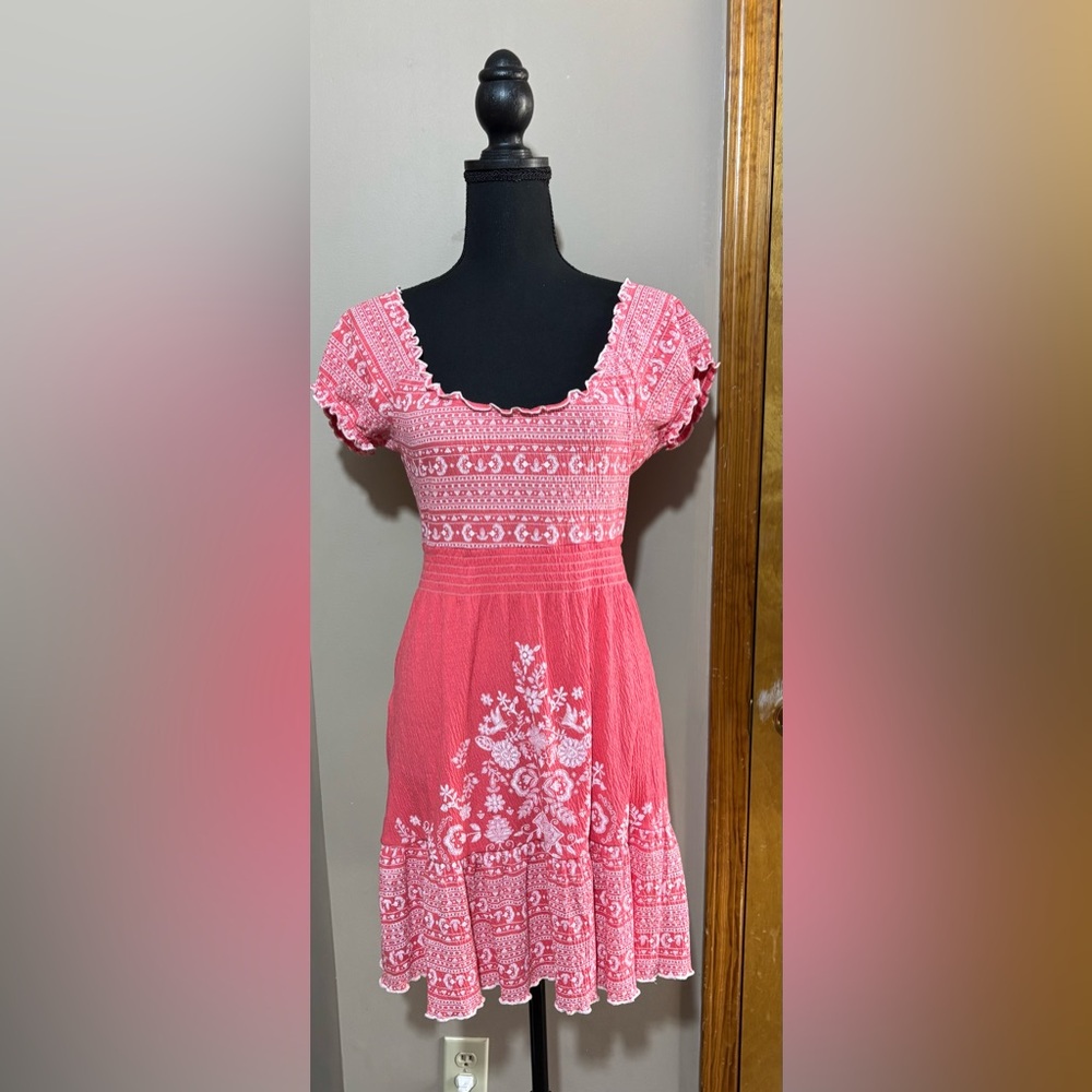 Coral and white Floral Women's Dress. Size S.